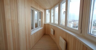 Отделка, остекление, утепление балконов в Ханты-Мансийске от 208 руб. м/2.